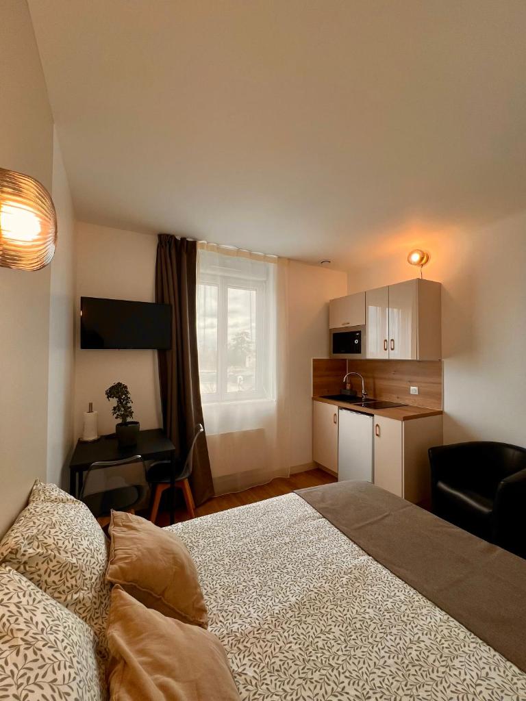 Studio 2 pers face gare SNCF Appart Hotel le Cygne D1 photo 1
