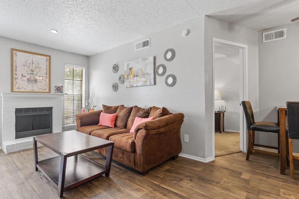 Work Remotely in Urban Dfw image