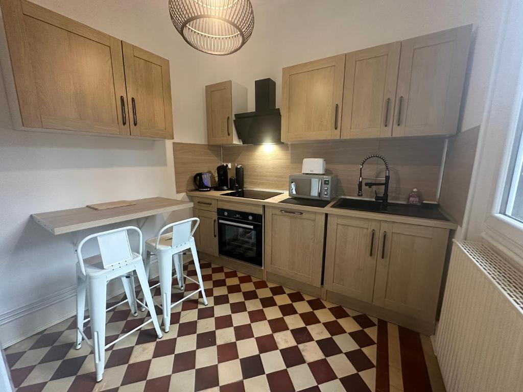 Appartement F4 centre Moulins photo 3