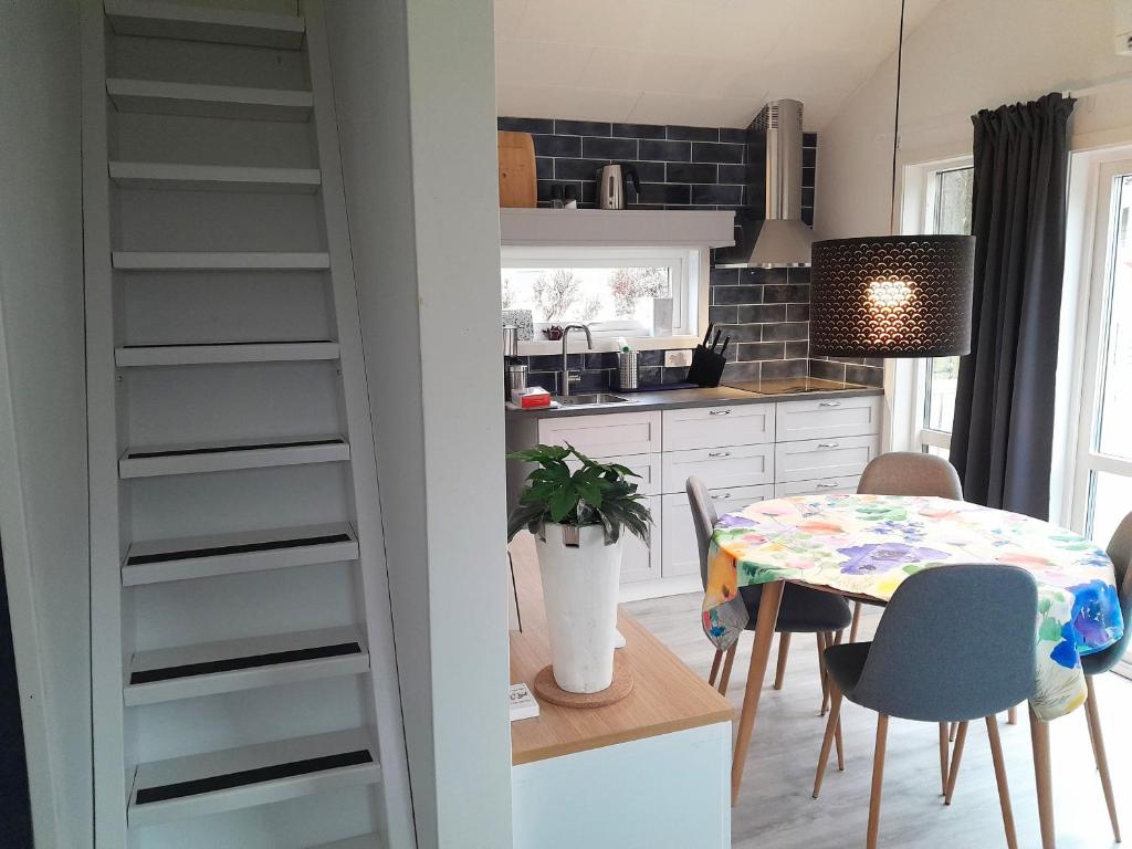 Nice little cottage in picturesque Tonnersa beach village, near Halmstad photo 3