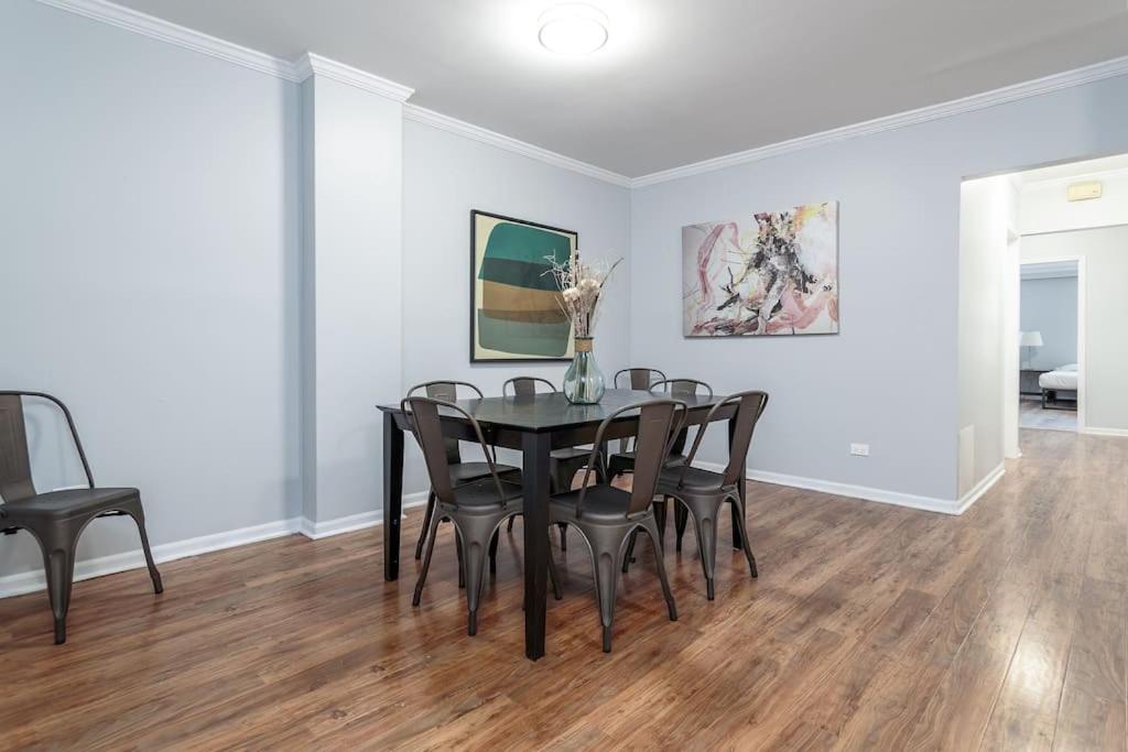 Beautiful Remodeled Penthouse Unit in Old Town photo 3