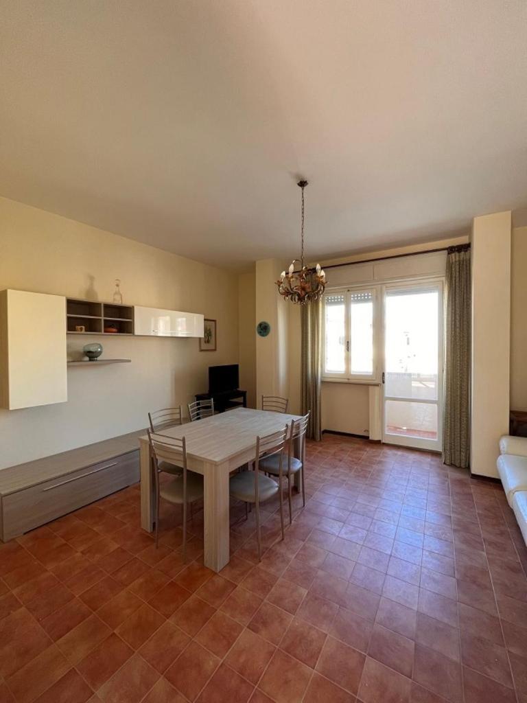 CORSO quadrilocale a 30 mt dal mare con posto auto photo 1