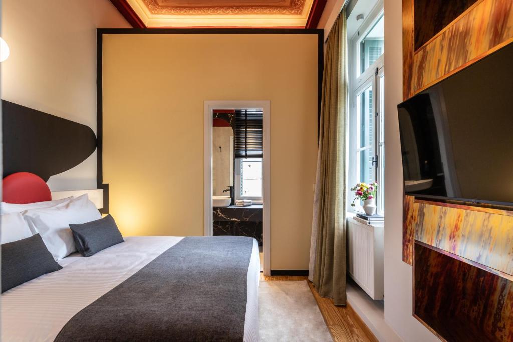 MEDLEY Conceptual Living & Spa Room Type - Deluxe Room (Chariots of fire) MEDLEY Conceptual Living & Spa Room Type - Deluxe Room (Chariots of fire)