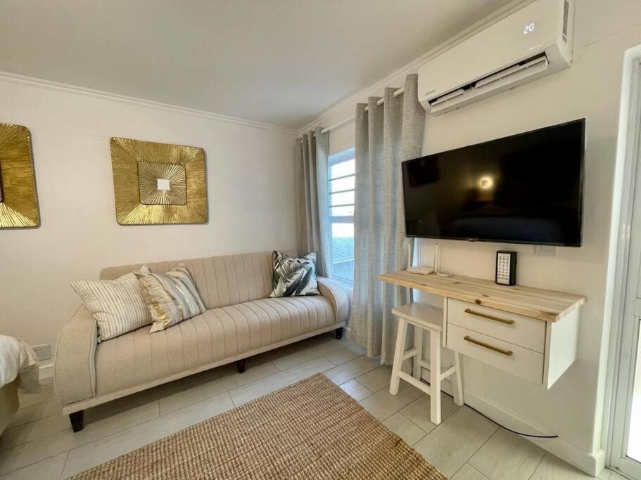 Knysna Studio Luxury Escape at HeadsView! photo 1