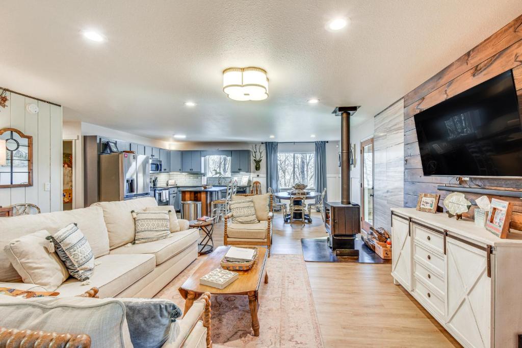 Classy Clayton Home with Views Less Than 1 Mi to Downtown! photo 1