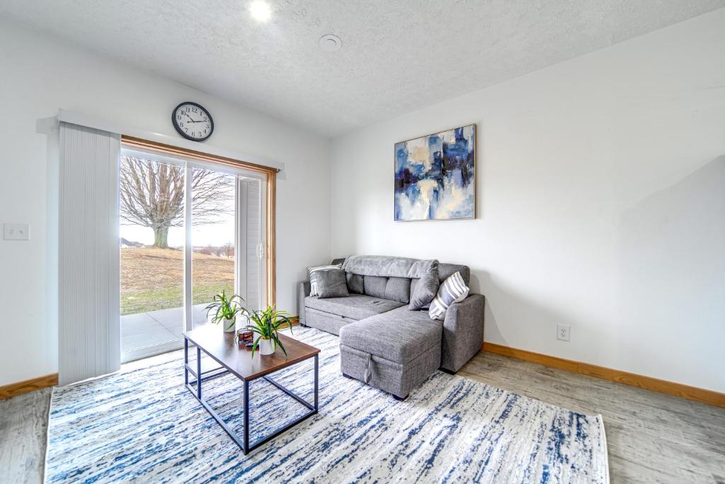 Pet-Friendly Condo with Golf Views Near Lake Erie! photo 3