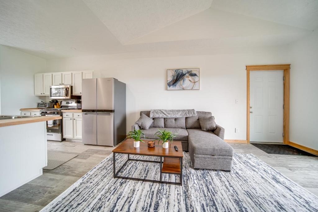 Erie Condo Near Lake with Golf Views Pets Welcome! photo 1
