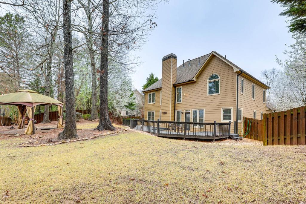 Modern Stone Mountain Home with Spacious Deck, Grill photo 1