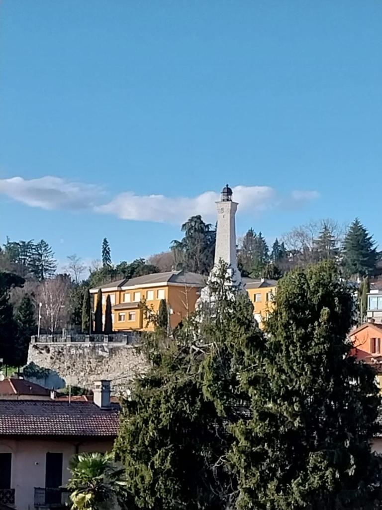 La finestra sul faro Lago Maggiore