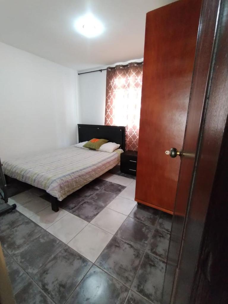 Habitacion privada en casa familiar con bano compartido photo 2