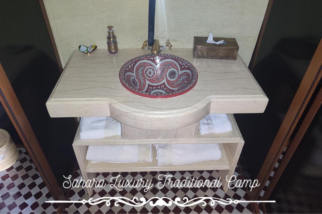 Sahara luxury traditional camp photo 3