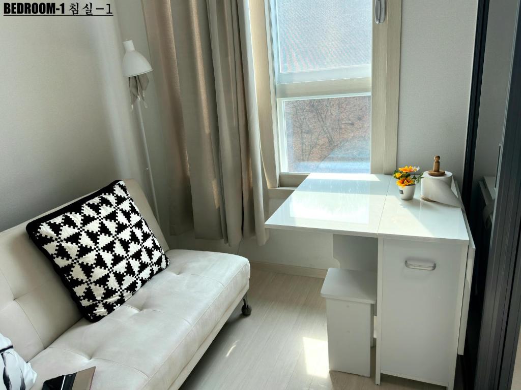 Near DMC, Fully furnished, Loft sturcture, New APT photo 3