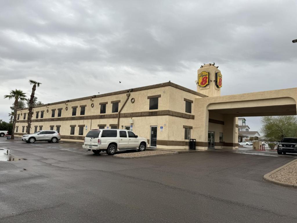 Super 8 by Wyndham Casa Grande image