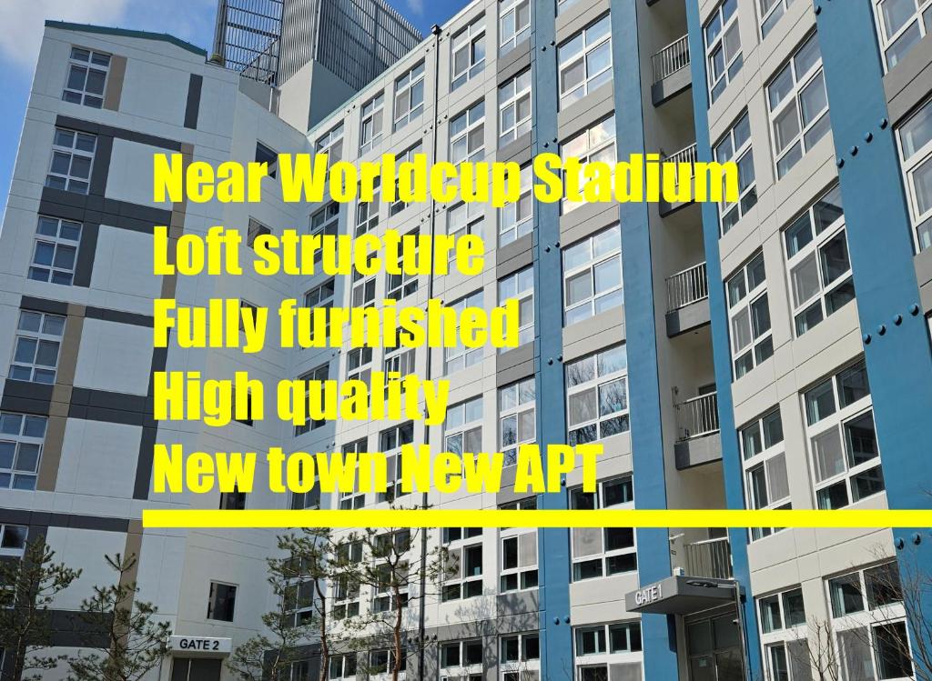 Near DMC, Fully furnished, Loft sturcture, New APT