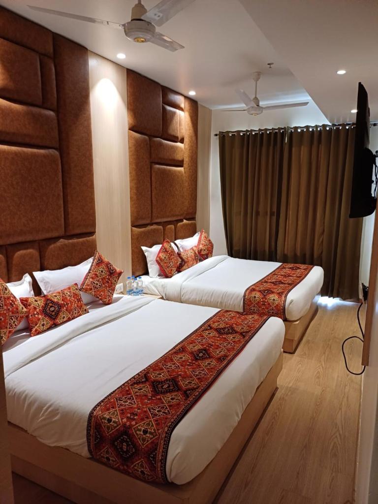 Hotel JR Grand 100 Meter From Golden Temple photo 1