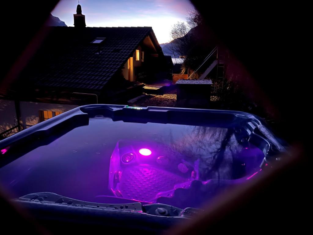 Zauberhaftes Chalet mit Whirlpool, Berg & Seesicht photo 1