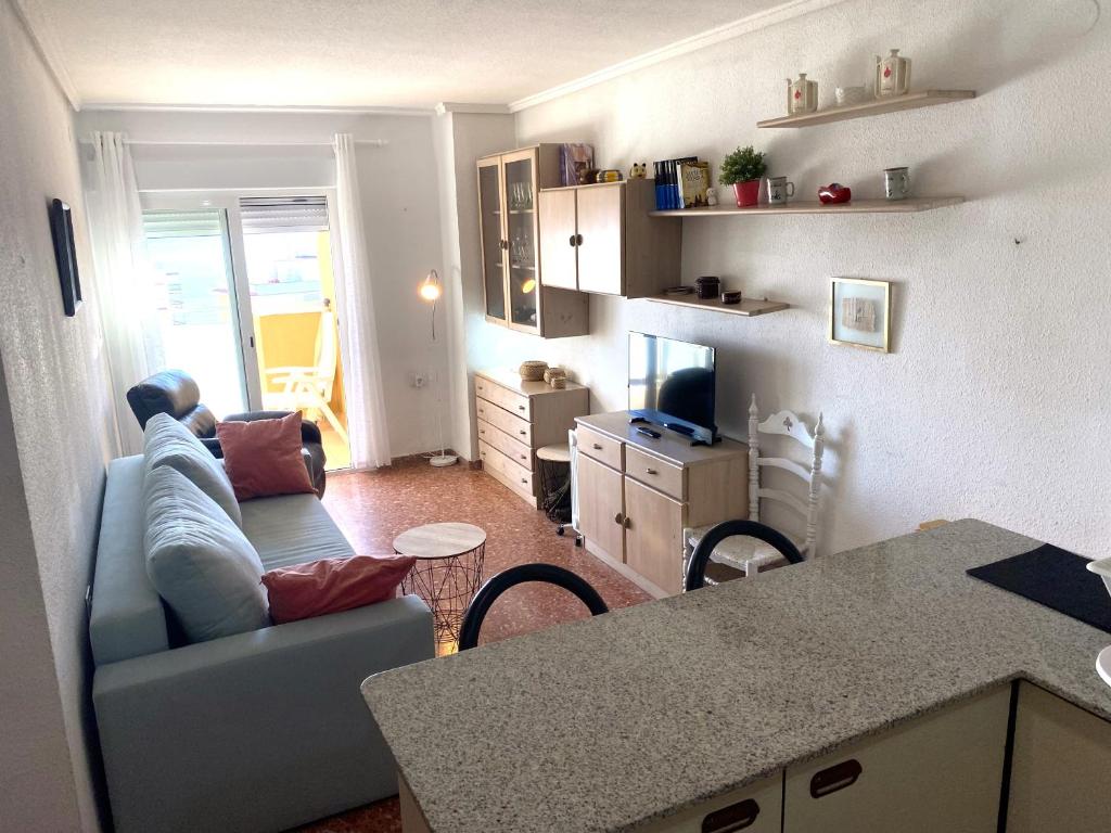 High-Floor Bright Apartment with Sea Views photo 1