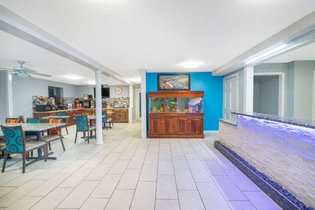 Howard Johnson by Wyndham Aiken photo 1