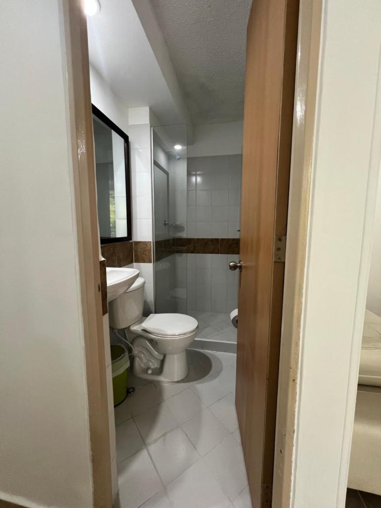 APARTAMENTO AMOBLADO, COMODO Y BIEN UBICADO EN IBAGUE photo 3