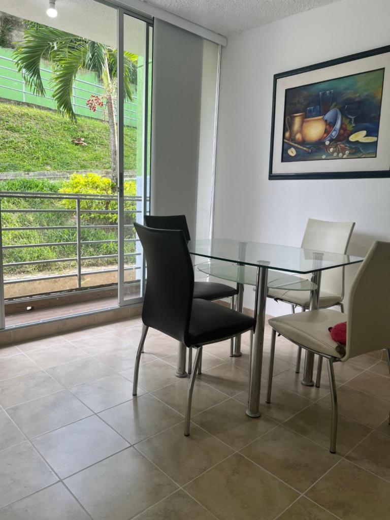 APARTAMENTO AMOBLADO, COMODO Y BIEN UBICADO EN IBAGUE photo 4