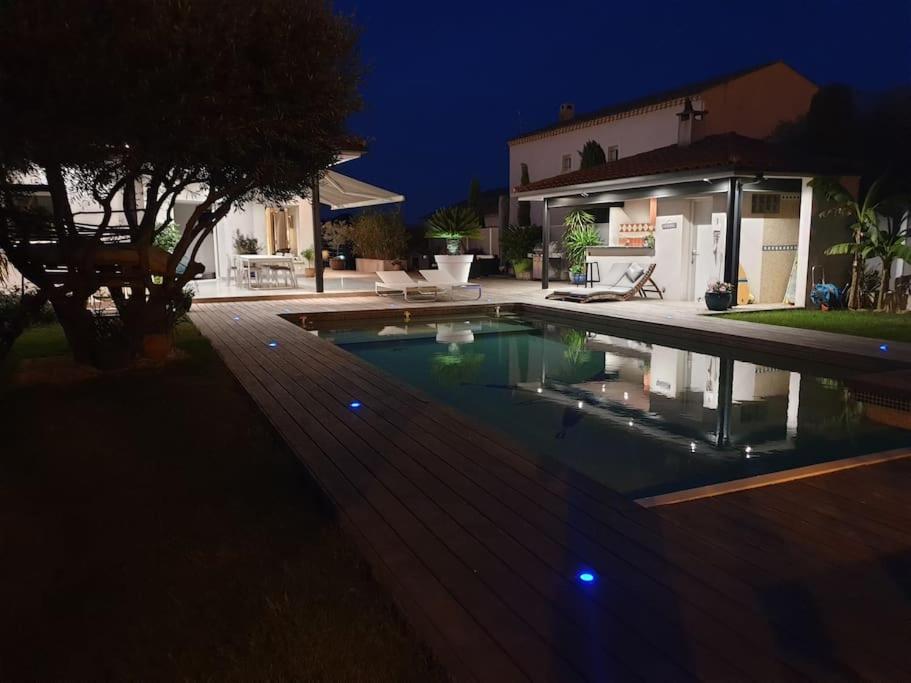 Belle villa, piscine et cigales au calme ! photo 4
