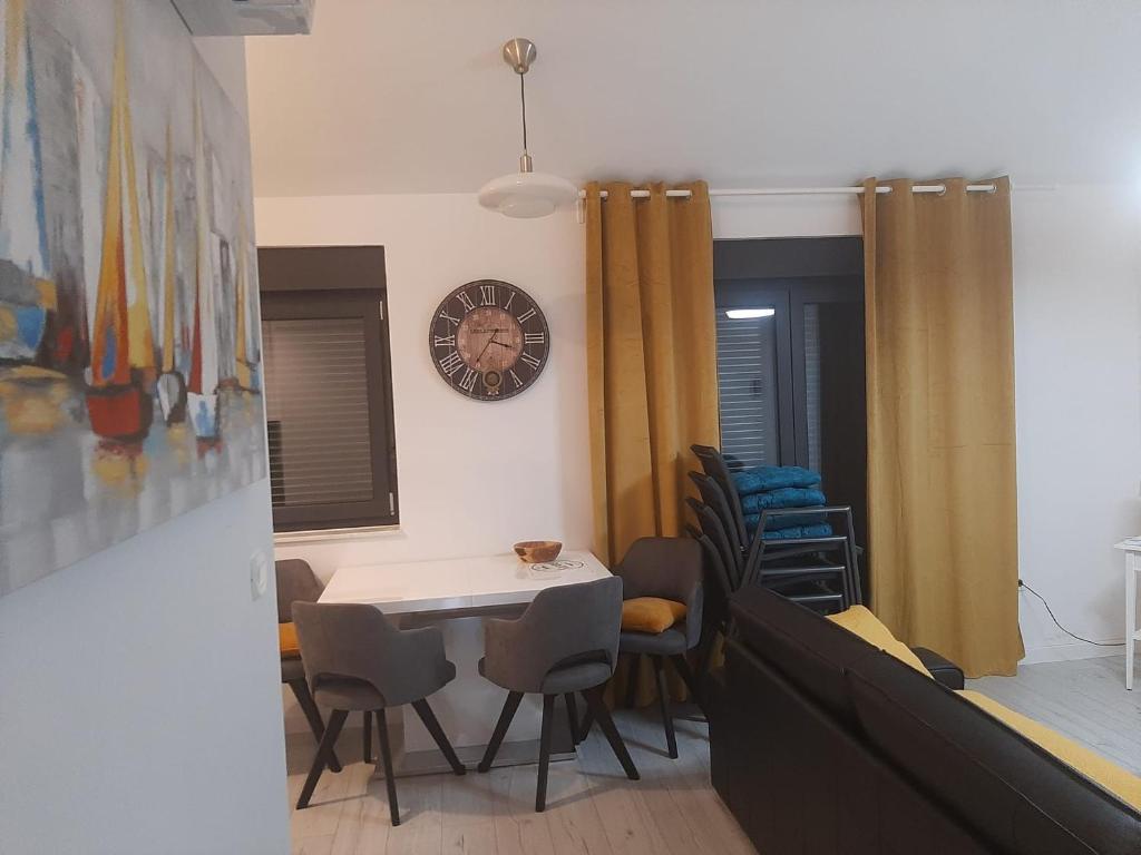Apartments Šućur photo 3