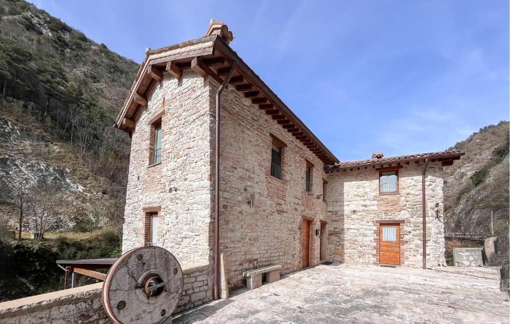 1 Bedroom Beautiful Apartment In Gubbio