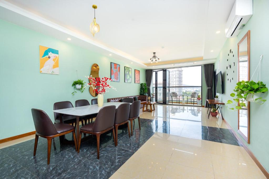 Căn Hộ '4' OaSky Xéo Biển 3 Phòng Ngủ - Oasky Apartment with diagonal sea view