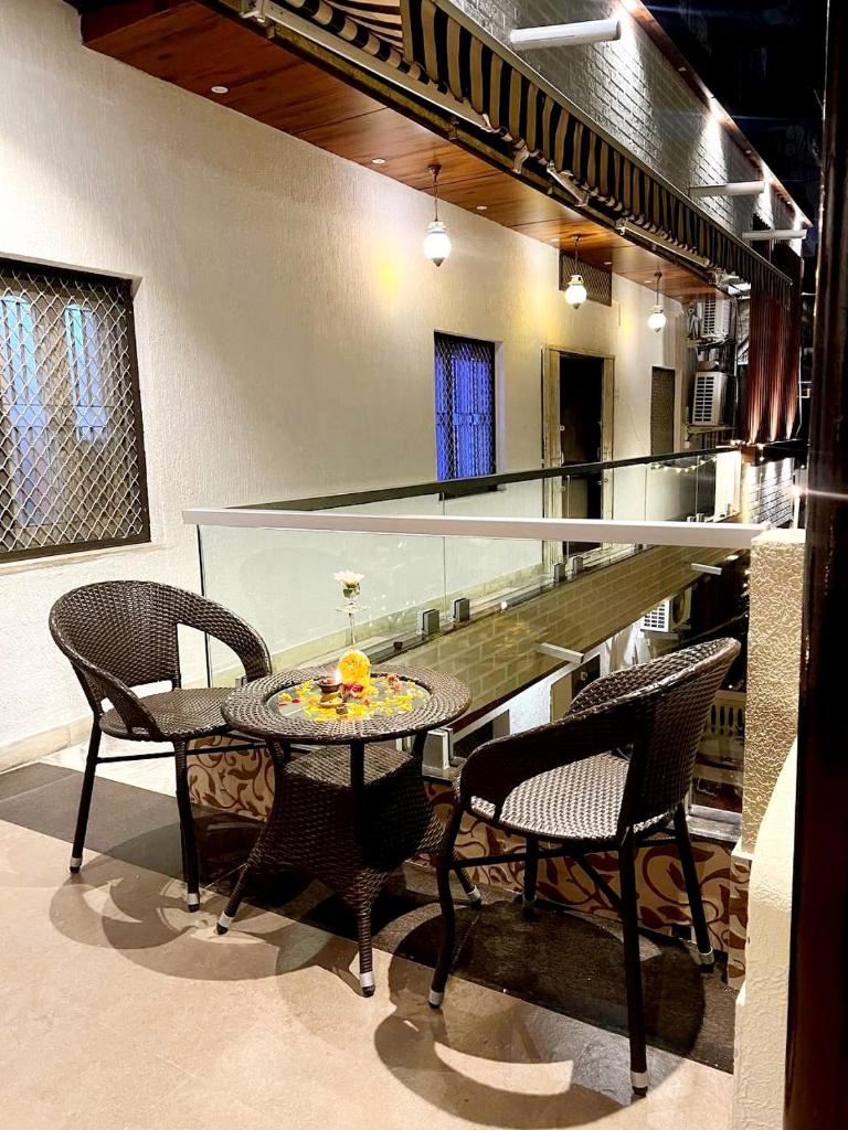 EMINENCE - PALM RESIDENCY (1.5 KM FROM NAKKI LAKE) photo 4
