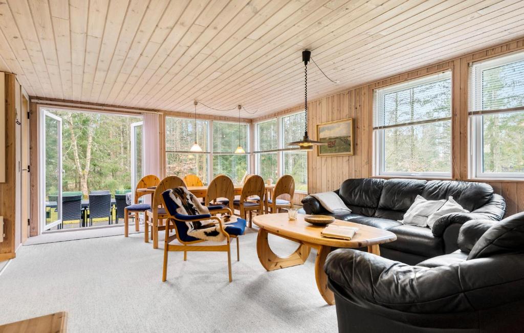 3 Bedroom Lovely Home In Ans By photo 3
