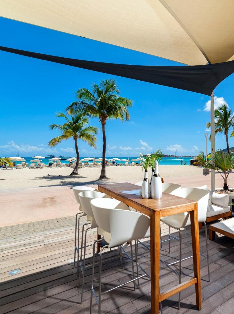 Holland House Beach Hotel photo 3