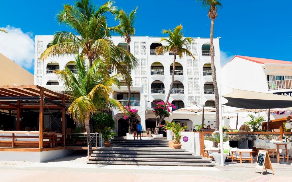 Holland House Beach Hotel photo 2