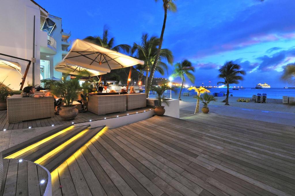 Holland House Beach Hotel photo 4