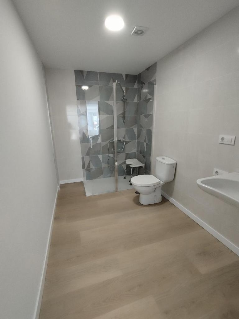 Apartamentos y estudios EL CENTRO photo 4