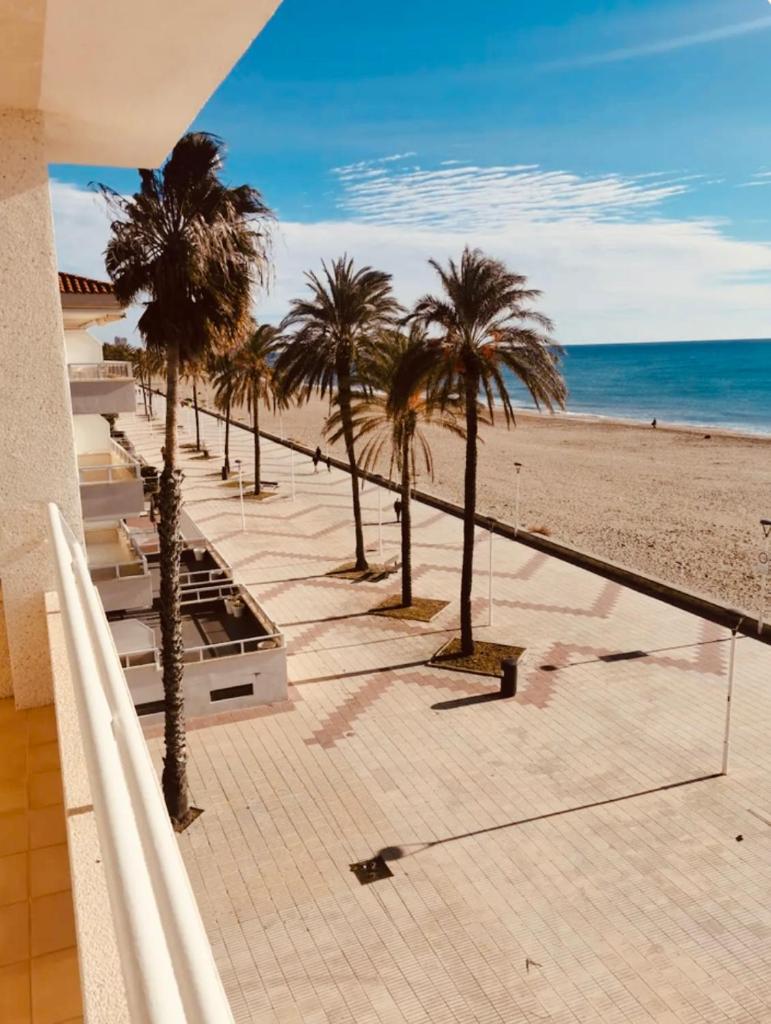 Precioso apartamento con chimenea y vistas al mar photo 3