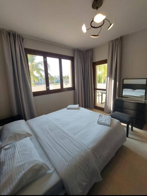 Hawana Marina East 44 photo 1