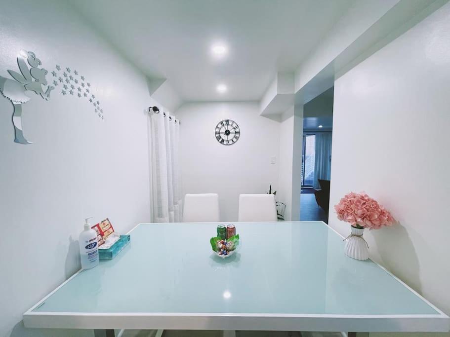 Private, Spacious Apt Suite w/ Deck Free Parking photo 2