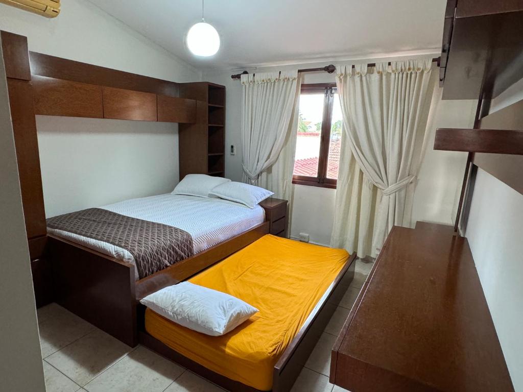 Hermosa casa amplia en zona residencial photo 1