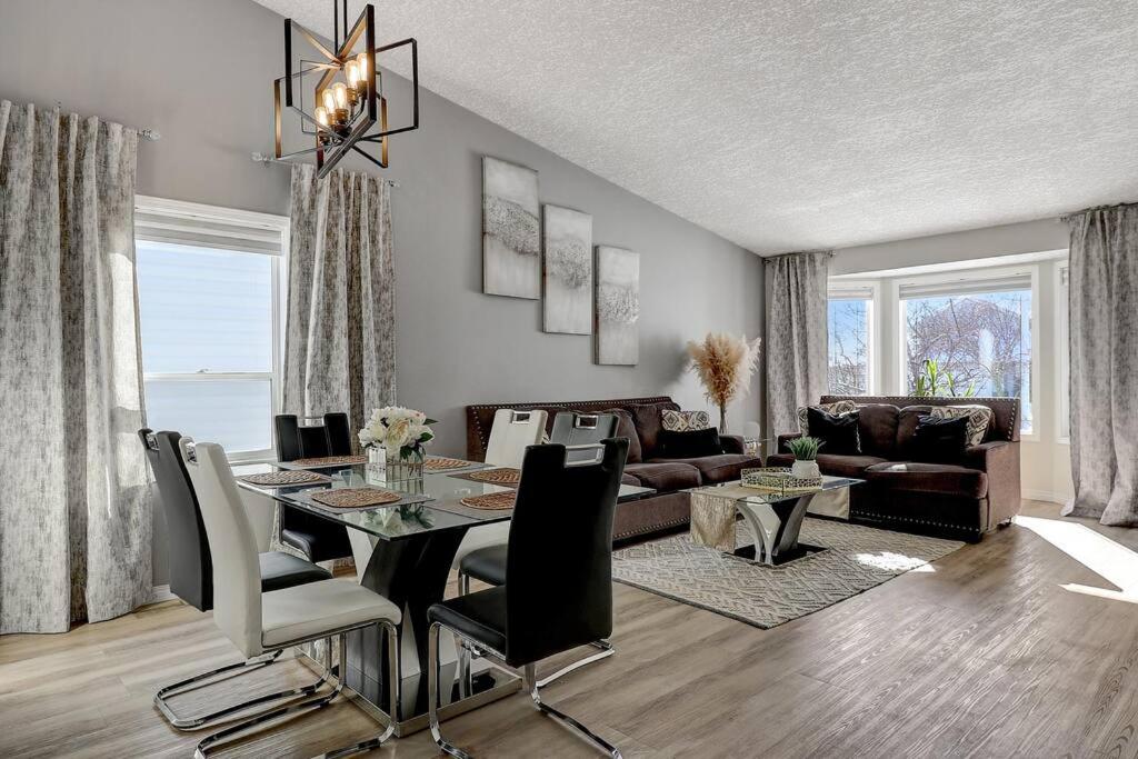 Bright and Spacious Home away from home