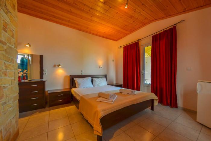 Ellas Hotel photo 2