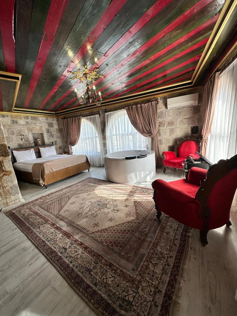 Bedrock Cave Hotel photo 4