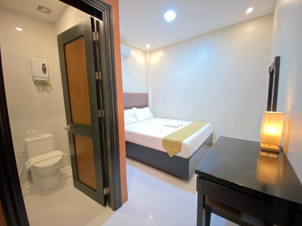 Eight Breeze Room Type - Budget Double Room