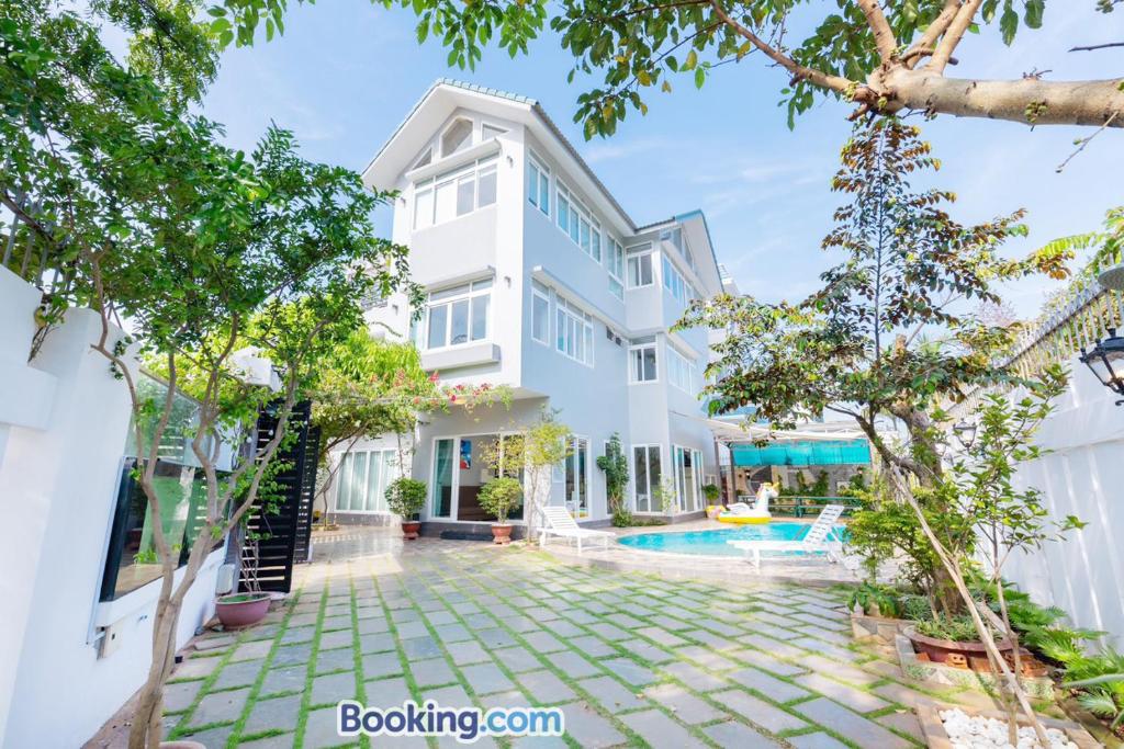 Villages WHITE DAY Hồ Bơi MAMA