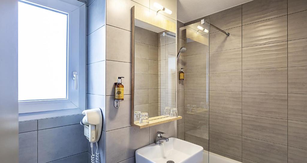 Ostal Pau Universite - Sure Hotel Collection by Best Western photo 3