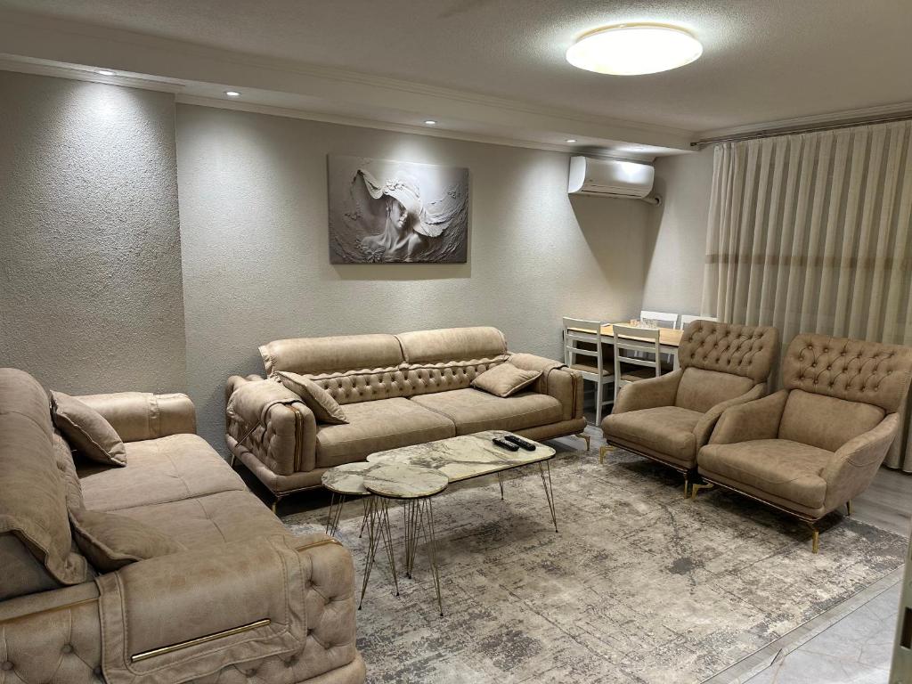 Skyline Apartment 2
