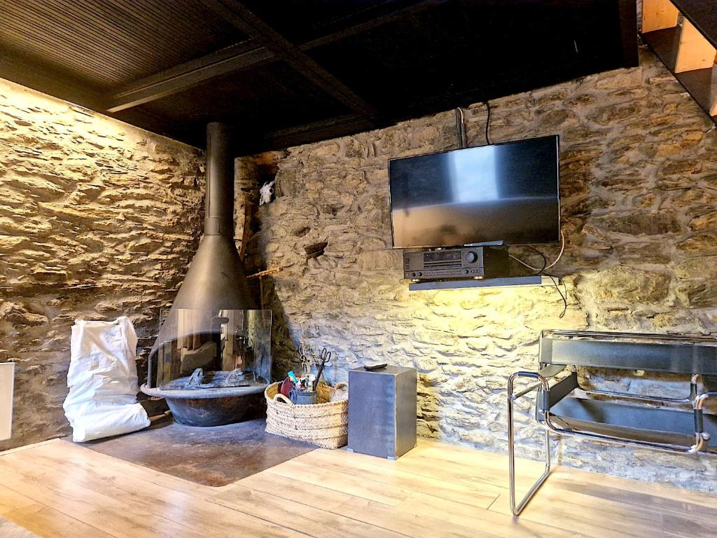 Paller rústic de muntanya amb estil i acollidor by RURAL D'ÀNEU photo 3