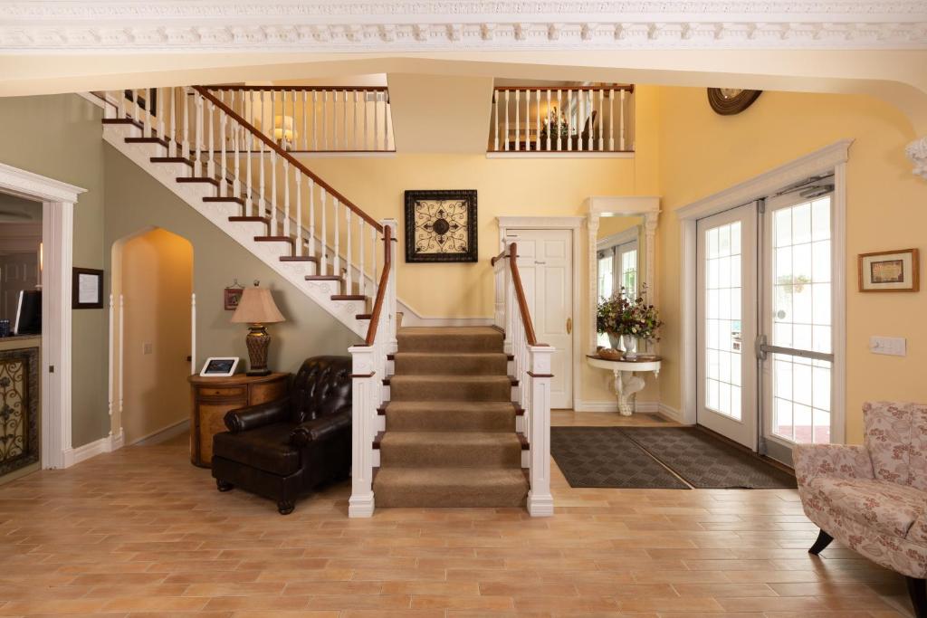 The Oakwood Inn photo 2