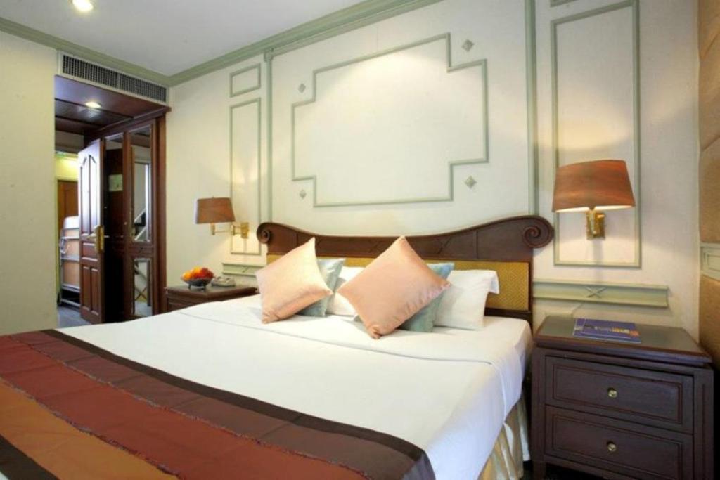 Двухместный (Улучшенный двухместный номер с 1 кроватью), Отель Majestic Suites