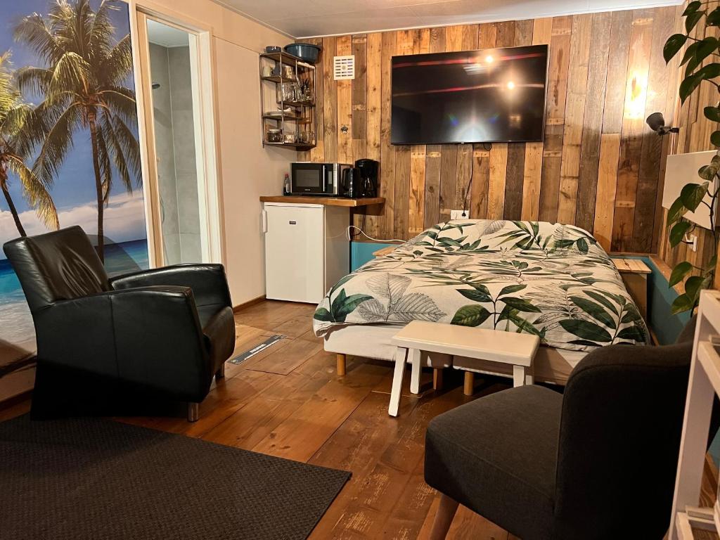 Beach House met badkamer, boxspring & airco photo 1