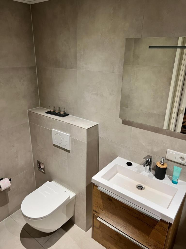 Beach House met badkamer, boxspring & airco photo 4